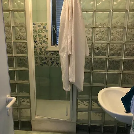Villa Rara Villa *